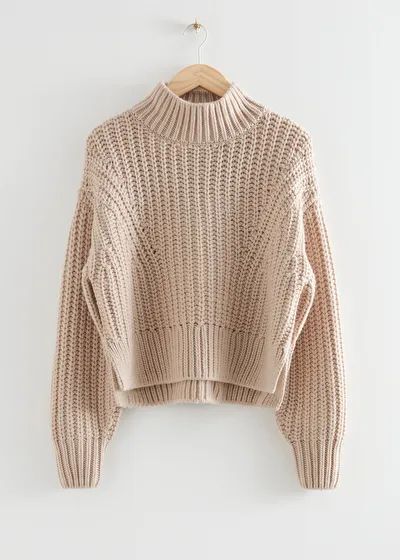 Heavy Knit Turtleneck Jumper - Beige - Sweaters - & Other Stories US Crop Jumper, Tokyo Street Fashion, Cropped Knit Sweater, Women Sweaters Winter, Grunge Look, Stylish Sweaters, Sweatshirt Outfit, Crop Top Outfits, Crop Sweater