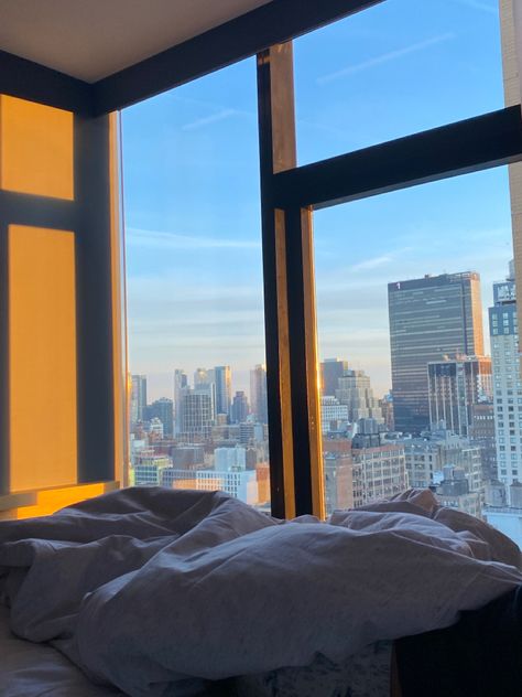 Seoul Skyline, Sun Beams, High Rise Apartments, London View, Scenery Photography, Nyc Skyline, Bedroom Views, Skyline View, Morning View