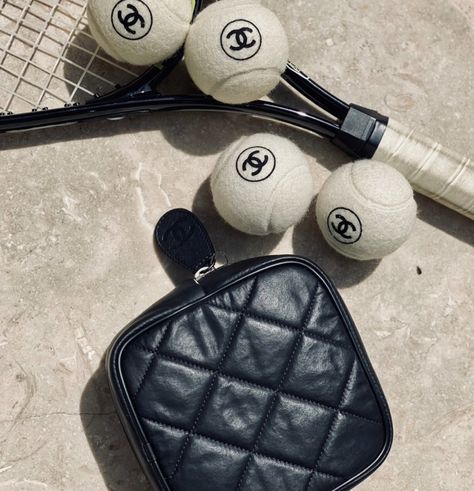 Chanel Outfit Aesthetic, Chanel Tennis, Private Tennis Court, Preppy Handbook, Tennis Aesthetic, Ball Aesthetic, Chanel Outfit, Beautiful Interior Design, Gucci Soho Disco Crossbody