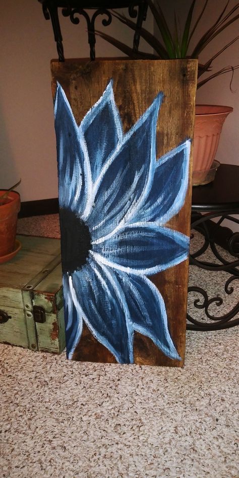 Pallet Sunflower Diy, Painting Ideas On Wooden Boards, Drawing On Wood Ideas Easy, Wood Plank Painting Ideas, Paint Sunflowers Easy, Wooden Board Painting Ideas, Fence Mural Ideas Backyards, Wood Board Painting Ideas, Painting Ideas On Wood Easy