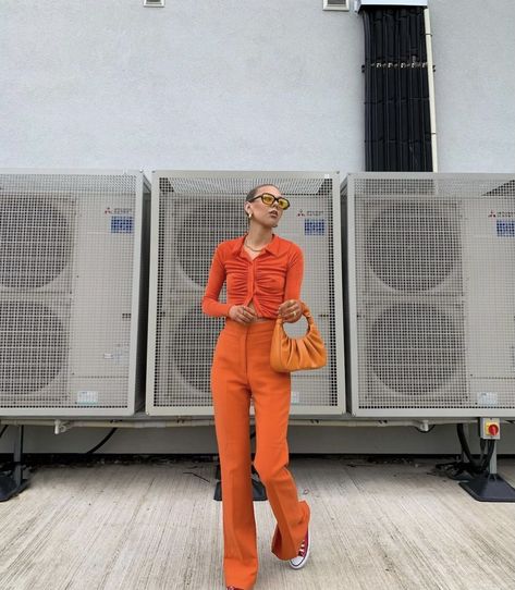 Orange Monochrome Outfit, My Style Outfits, Monochrome Suit, Orange Monochrome, Sorority Recruitment Outfits, Recruitment Outfits, Outfits Con Jeans, Orange Fits, Monochromatic Outfit