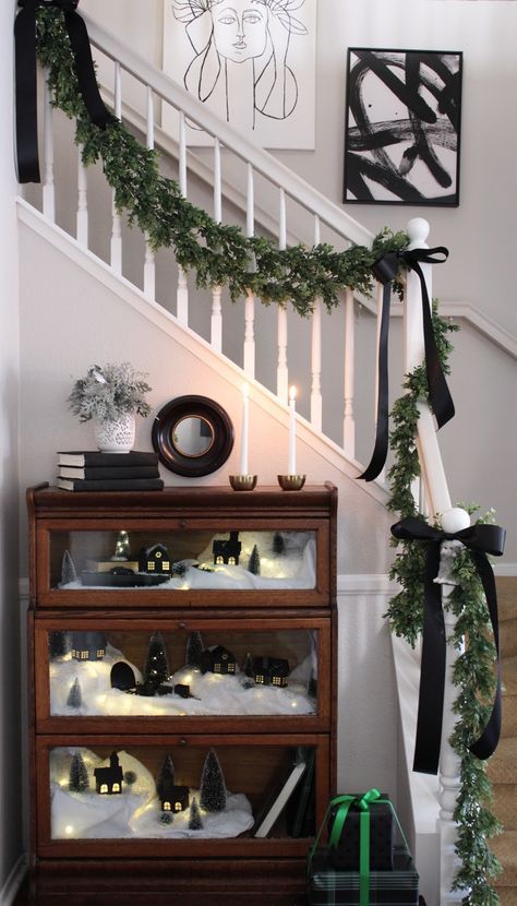 Black Christmas Decorations, Christmas Decorations Ideas, Red Christmas Decor, Simple Christmas Decor, Fun Christmas Decorations, Christmas Decorations Living Room, White Christmas Decor, Navidad Diy, Christmas Inspo