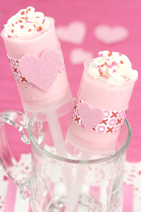 White Chocolate Mousse Valentine’s Push-Up Pops for Michael’s Stores! on http://pizzazzerie.com Cheesecake Philadelphia, Push Cake, Push Up Pops, Cake Push Pops, Dessert Original, White Chocolate Mousse, Push Pops, Gateaux Cake, Valentines Day Food