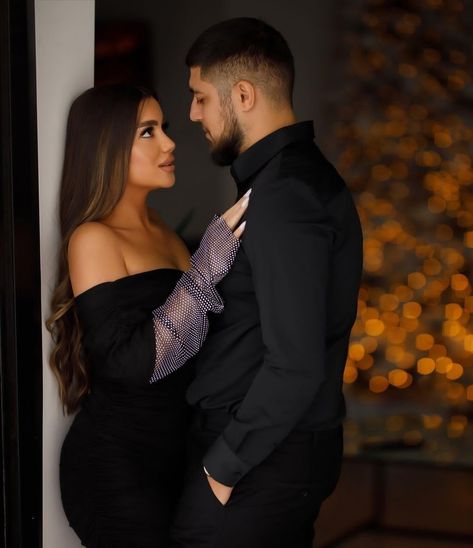 Stylish Couple Classy, Casual Couples Photoshoot, Couple Photo Session, Studio Photoshoot Ideas, Engagement Pictures Poses, Elegant Couple, Glam Photoshoot, Cute Couple Outfits, Couple Picture Poses