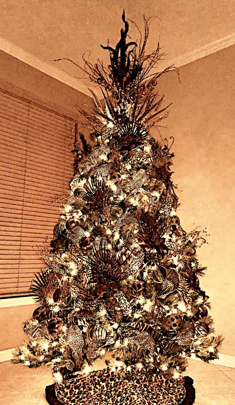 Christmas Tree Cheetah Print, Animal Print Christmas Tree Ideas, Leapord Christmas Tree, Leopard Print Christmas Tree Ideas, African Inspired Christmas Tree, Animal Print Christmas Decor, Animal Print Christmas Tree, Leopard Christmas Decor, Cheetah Print Christmas Tree