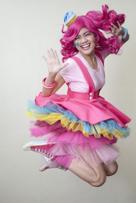 Pinkie Pie Outfit Inspiration, Pinkie Pie Aesthetic Outfit, Pinkie Pie Costume Diy, Pie Costume, Pinkie Pie Costume, Pinkie Pie Equestria Girl, Mlp Cosplay Pinkie Pie, Pinkie Pie Cosplay, My Little Pony Pinkie Pie