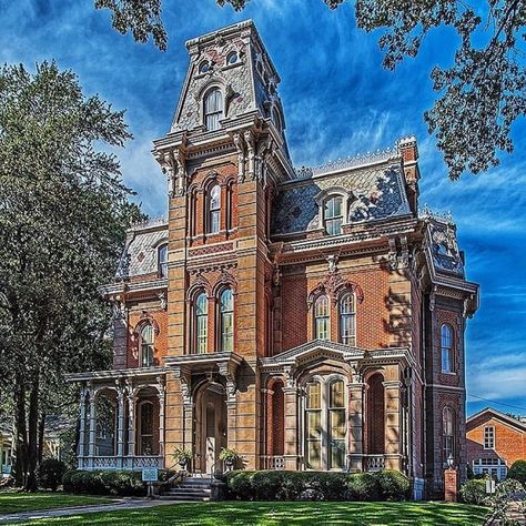 House With Turret Towers, Second Empire Victorian House, Second Empire House, Cool Mansions, Empire House, Empire Architecture, Brick Homes, Historical Homes, Victorian Architecture