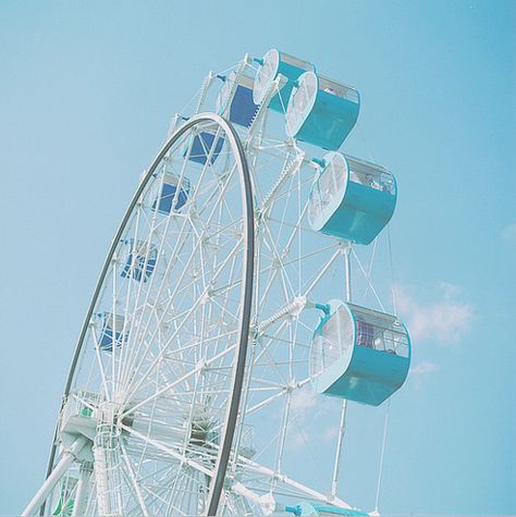 Ferris wheel Photo Bleu, Blue Aesthetic Dark, Everything Is Blue, Baby Blue Aesthetic, Light Blue Aesthetic, Blue Wallpaper Iphone, Blue Aesthetic Pastel, Blue Pictures, Bleu Pastel