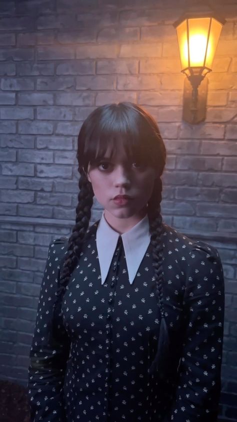 Revenge Season 2, Wednesday Addams Costume, Addams Familie, Colleen Atwood, Last Minute Costume, Addams Family Wednesday, Japanese Photography, Last Minute Costumes, Christina Ricci