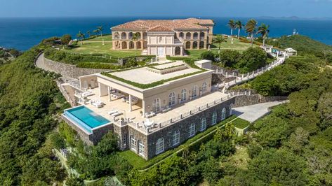 Inside Terraces Mustique, the most expensive Caribbean home Beverly Park, Island Photos, The Crown Jewels, Expensive Homes, Double Staircase, Beverly Hills Houses, Island Villa, Dream Mansion, Expensive Houses