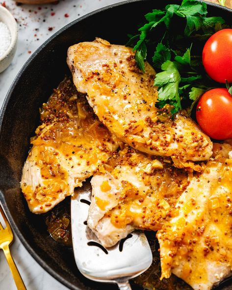 Impress Everyone (And Yourself) With This Chicken Paillard Recipe Chicken Paillard, Menu Semanal, Winter Salad Recipes, A Couple Cooks, Pan Sauce, Tilapia Recipes, Vegan Salad Recipes, Best Vegetarian Recipes, Fall Dinner Recipes