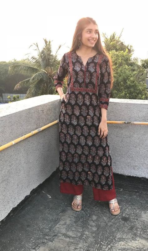 Cotton Suit Designs, Kalamkari Dresses, Indian Kurti Designs, Kurtas For Women, Kurta Patterns, Churidar Designs, Long Kurta, Simple Kurta Designs, Designer Kurti Patterns