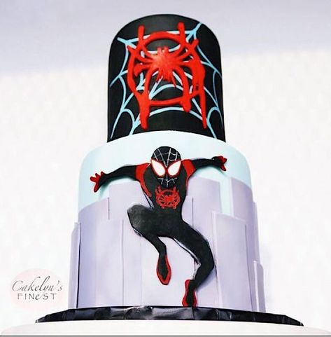 Spider Verse Cake, Spiderman Theme Party, Spiderman Birthday Cake, Cake Wrecks, Spiderman Theme, Spiderman Birthday Party, Miles Morales Spiderman, Into The Spider Verse, Superhero Cake