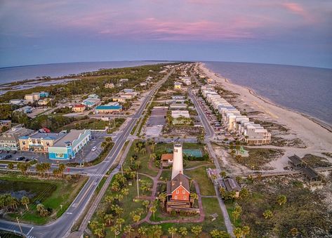 16 Top-Rated Islands in Florida | PlanetWare St George Island Florida, Saint George Island, Travel Quiz, Mustang Island, Chincoteague Island, Lopez Island, St George Island, Travel Facts, On The Road Again