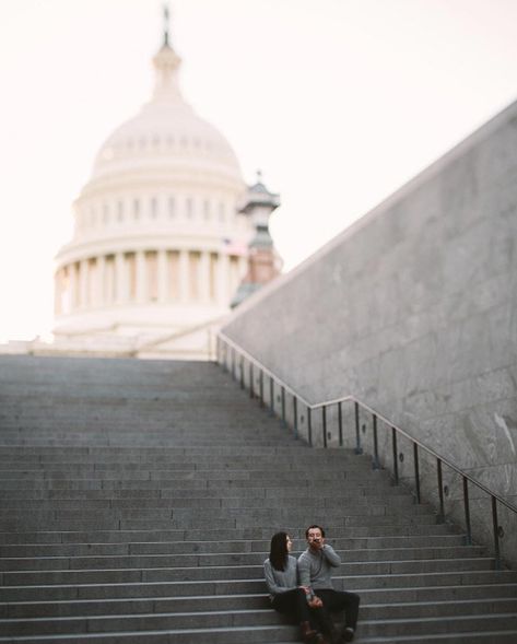 Washington Dc Date Night, Photo Ideas In Washington Dc, Washington Dc Aesthetic Friends, Dc Photoshoot Ideas, Washington Dc Photo Ideas, Washington Dc Photoshoot, Washington Outfits, Dc School Trip, Washington Dc Aesthetic