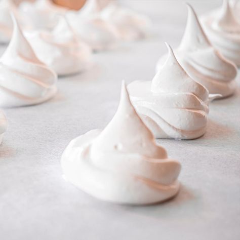 Check out this amazing Splenda recipe! Meringue Bites, Lemon Raspberry Bars, Creamy Lemon Bars, Splenda Recipes, How To Make Meringue, Blueberry Cheesecake Bars, Mint Cheesecake, Best Treats, White Chocolate Cranberry Cookies