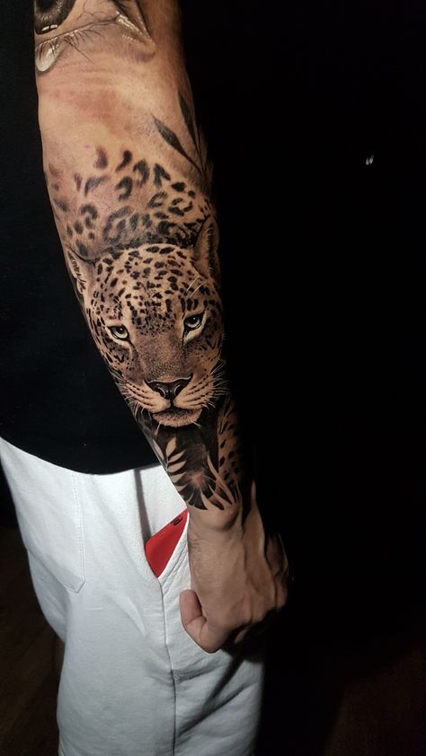 Leopard Tattoo For Men, Tattoo Bicep, Jungle Tattoo, Black Panther Tattoo, Jaguar Tattoo, Men Braids, Best Tattoo Ever, Basic Tattoos, Leopard Tattoos