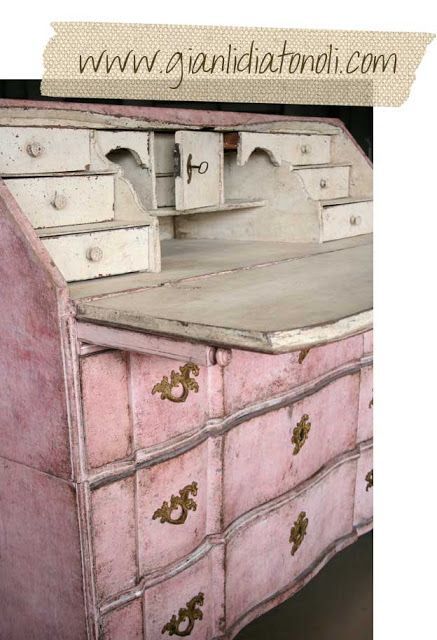 FARRAGOZ: Study of Patina in Dusky Rose Shappy Chic, Muebles Shabby Chic, Pink Dresser, Pink Furniture, Cottage Shabby Chic, Dresser Desk, Pink Desk, Deco Rose, Shabby Chic Dresser