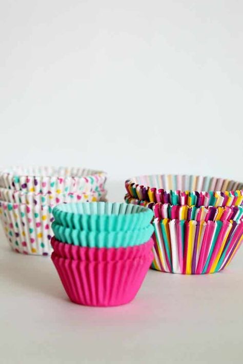 Cupcake Liner Crafts, Cupcake Liner Flowers, Cupcake Crafts, Silicone Cupcake Liners, Small Cupcakes, Cake Liner, Creative Cupcakes, Sunday School Crafts For Kids, Diy Cupcakes