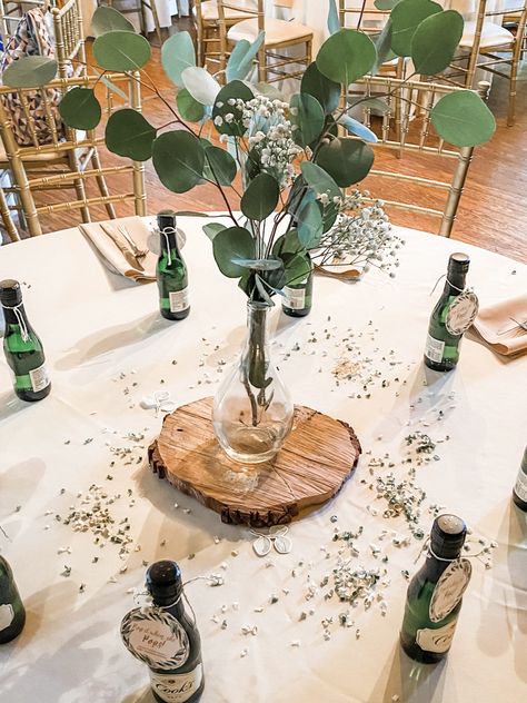 Eucalyptus Shower Decor, Eucalyptus Baby Shower Cake, Eucalyptus Bridal Shower Ideas, Baby Shower Eucalyptus Theme, Minimal Baby Shower Decor, Eucalyptus Baby Shower Ideas, Baby Shower Greenery Theme, Simple Baby Shower Decor, Eucalyptus Baby Shower Decor