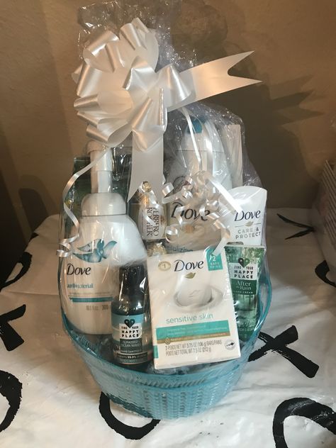 Dove Gift Basket Ideas, Hygiene Gift Basket, Hygiene Basket, Blue Gift Basket, Bingo Ideas, Diy Mother's Day Gift Basket, Grandmas Birthday, Wedding Gift Hampers, Homemade Gift Baskets