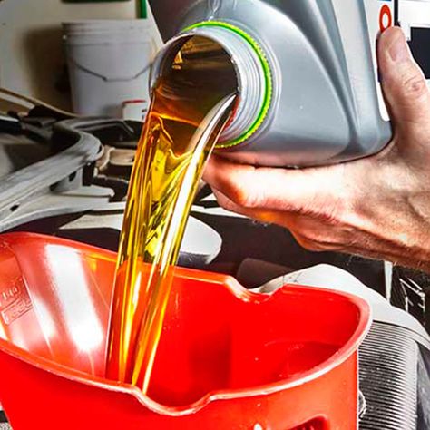 12 Myths You Need To Stop Believing About Your Car Oil Change Service, Car Repair Diy, Bike Repair, Car Hacks, Family Handyman, Manual Car, Top Cars, Oil Change, Automotive Repair