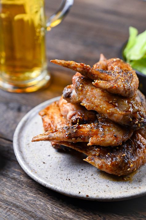 These chicken wings are one of my favourite dishes of all time. Crispy skin brushed with a sweet sauce and sprinkled with pepper, they’re amazing! . This recipe is actually a recreation of famous Nagoya Tebasaki chain restaurant “Yamachan”. And now you can make them at home! #japanesefood #japanesecooking #japaneserecipe #aichi #japan #nagoya #nagoyafood #tebasaki #nagoyachicken #chickenwings #chickenrecipe #japanesechicken #delicious #foodblogger #recipeblog #yamachan #foodphotography #recipe Fried Wings Recipe, Japanese Chicken Wings, Japanese Appetizer, Japanese Appetizers, Japanese Fried Chicken, Tapas Recipes, Pork Cutlets, Fried Chicken Wings, Japanese Cooking