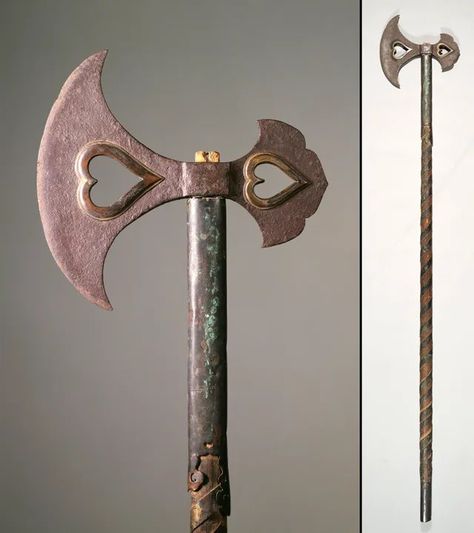 Diane Doniol-Valcroze on Twitter: "Mountaineer's axe with heart-shaped holes and bronze reinforced shaft. Japan, Muromachi period, 14th century… " Arte Heavy Metal, Muromachi Period, Knife Aesthetic, Halloween Camping, Pretty Knives, Cool Knives, 14th Century, Character Inspo, Axes