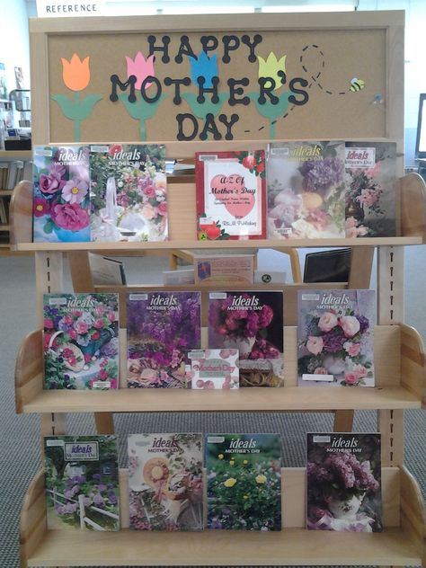 "Happy Mother's Day" Display. Mothers Day Library Display, Mothers Day Book, Mather Day, Mothers Day Poster, Library Display, Library Displays, Display Cases, Library Ideas, Day Book