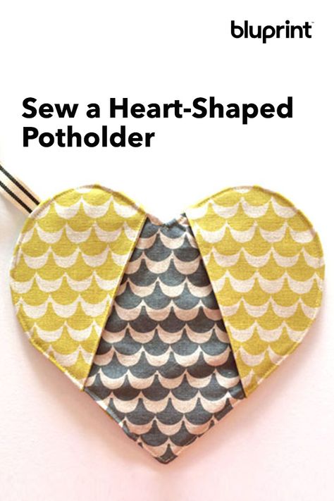 Pot Holder Diy Sewing, Crochet Heart Hot Pad Patterns, Cutest Kitchen, Valentine Pot Holders, Potholder Diy, Heart Shaped Oven Mitt Pattern, Heart Shaped Pillow Sewing Pattern, Heart Shaped Pot Holders, Potholder Patterns Free