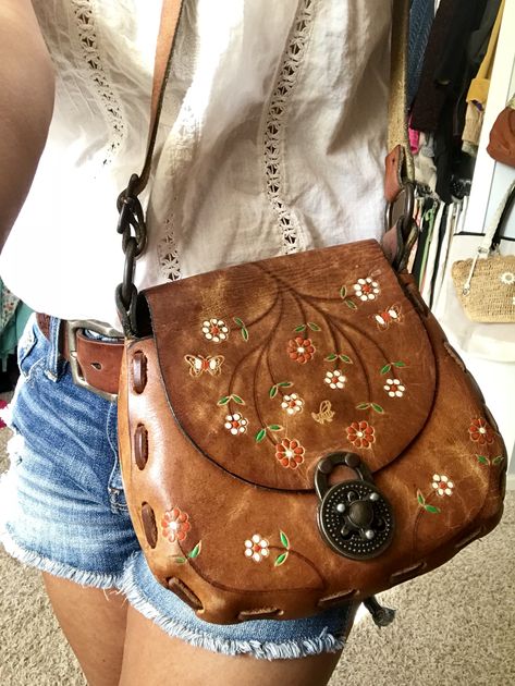 Vintage hippie purse 1970’s 70s Purse Aesthetic, Boheminian Style, 70s Bags Vintage, 1970s Purses, Thrift Purses, Vintage Bag Aesthetic, Hippy Purse, 70s Bags, Country Purses