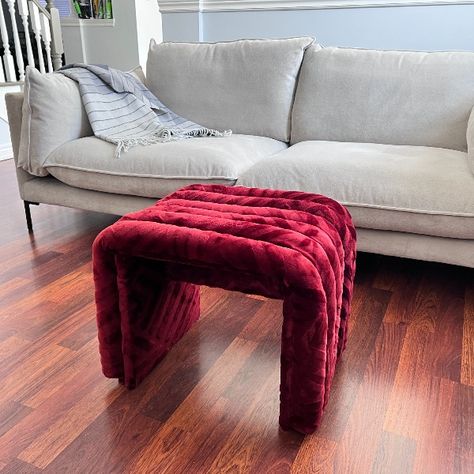 DIY Tufted Bench with Pool Noodles Pool Noodle Ottoman Diy, Pool Noodle Ottoman, Diy Footstool, Pool Noodle Hacks, Ottoman Diy, Noodle Hacks, Diy Will, Diy Ottoman, Ottoman Furniture