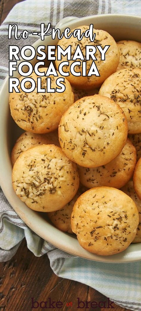 No-Knead Rosemary Focaccia Rolls are so quick and easy to make that you can whip up a batch whenever the craving strikes. Rosemary Foccacia Bread, No Knead Rolls, Herb Rolls Recipe, Focaccia Rolls, Homemade Yeast Bread, Rosemary Foccacia, Herb Rolls, Rosemary Focaccia Bread, Homemade Yeast