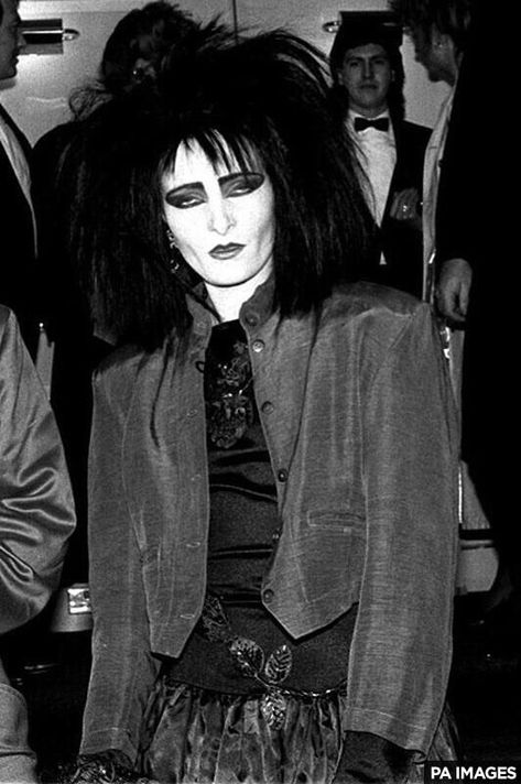 Siouxsie Sioux 80s, 80s Grunge, Siouxsie And The Banshees, 80s Goth, Siouxsie Sioux, Goth Bands, Female Icons, 80s Punk, Goth Music