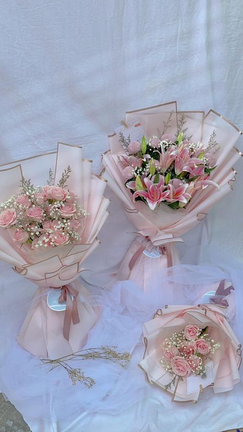 Wedding Gift Bouquet, Large Bouquet Of Flowers Gift, Bouket Flowers Gift, Bouquet Diy Gift, Flower Bouquet Design, Single Flower Bouquet, Ribbon Flowers Bouquet, Flower Shop Decor, Diy Bouquet Wrap