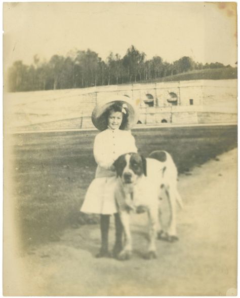 Cornelia and Cedric Cornelia Vanderbilt, Vanderbilt Estate, Cornelius Vanderbilt, Biltmore House, Anderson Cooper, Estate Garden, Old Mansions, Historical People, Biltmore Estate