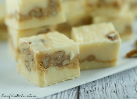 Soft, chewy and delicious, this easy to make pecan praline fudge recipe will melt in your mouth. The perfect gluten-free no bake dessert for any occasion. Pecan Praline Fudge Recipe, Praline Fudge Recipe, Praline Fudge, Easy Christmas Candy Recipes, Homemade Fudge Recipes, Pecan Praline, White Chocolate Fudge, Brittle Recipes, Vanilla Fudge