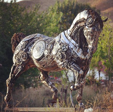 ARTWOONZ — Iron horse sculpture Metal Horse Sculptures, Steampunk Kunst, Karl Heisenberg, Steampunk Animals, Metal Horse, Art Steampunk, Diesel Punk, Equestrian Art, Arte Robot