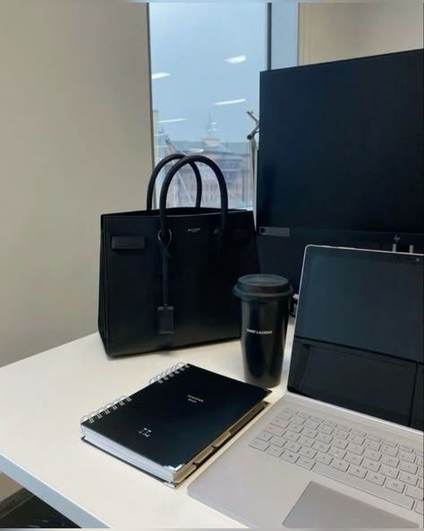 Job Lifestyle Aesthetic, Finance Work Aesthetic, Saving Money Aesthetic Black Women, Work Corporate Aesthetic, Luxury Work Aesthetic, Corporate Aesthetic Wallpaper, Female Money Aesthetic, Job Girl Aesthetic, Financial Career Aesthetic