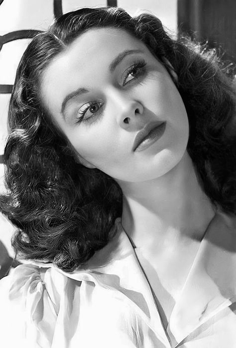 40s Aesthetic, Old Hollywood Aesthetic, Classic Hollywood Glamour, Vanessa Williams, Vivien Leigh, Vintage Black Glamour, Most Beautiful People, Gone With The Wind, Golden Age Of Hollywood