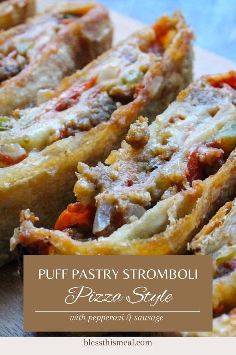 Sausage Stromboli Recipe, Cheese Stromboli Recipe, Puff Pastry Recipes Dinner, Stromboli Pizza, Pizza Stromboli, Homemade Stromboli, Easy Puff Pastry Recipe, Puff Pastry Pizza, Stromboli Recipe