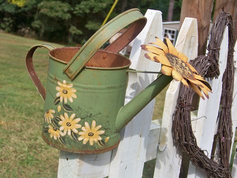 watering can Watering Can Painting Ideas, Aesthetic Watering Can, Watering Can Aesthetic, Painted Watering Cans, Watering Can Painting, Cute Watering Can, Crafting Hacks, Bobbie Goods, Art Final