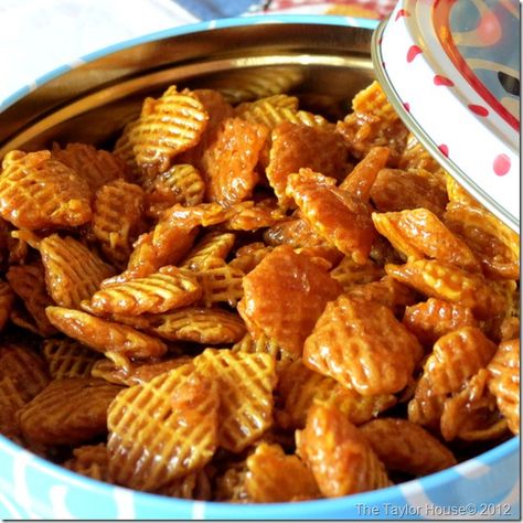 SCHOOL FUEL on a large scale....Chex Mix Recipes: Caramel Chex Mix Caramel Chex Mix, Caramel Chex, Crispix Cereal, Karo Syrup, Chex Mix Recipes, Mix Recipes, Holiday Snacks, Snack Treat, Puppy Chow