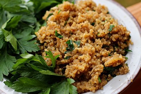 Herbal Quinoa Herbed Quinoa, Learning Herbs, Recipe Inspirations, Quinoa Recipe, Healthier Choices, Low Carb Paleo, Healthy Sides, Quinoa Recipes, Food Shows