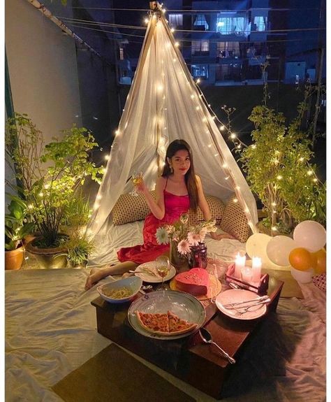 Birthday Decors For Boyfriend, Simple Canopy Decoration For Birthday, Tent House Birthday Decoration, Birthday Decors At Home, Tent Birthday Decoration, Canopy Birthday Decoration, Date Night Decorations At Home, Aesthetic Bday Decor, Rooftop Birthday Party Decorations