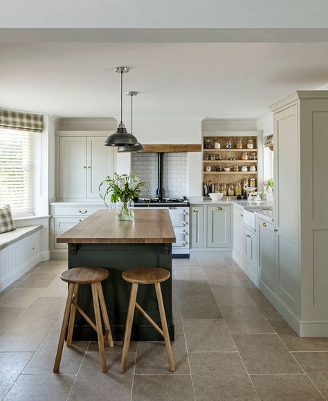 Kitchen With Natural Light, Kitchen Cabinets And Flooring, Board House, Kitchen Extensions, Inviting Kitchen, Kitchen Grey, Kitchen Layouts, Homes Ideas, Open Plan Kitchen Dining