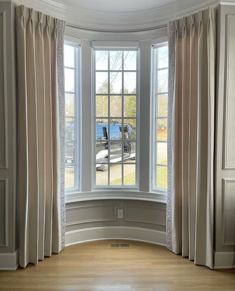 Bay Window Coverings, Curved Bay Window, Bay Window Drapes, Bay Window Curtains, Room Focal Point, Corner Window, Bay Windows, Sophisticated Look, Window Styles