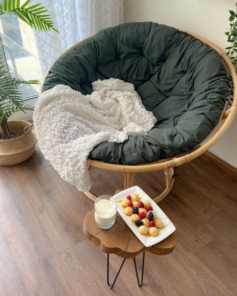 Explore 29 Papasan Chair 2024 Styles for Every Decor - Cozy to Chic! - placeideal.com Room Decor Bean Bag, Armchair Bedroom Reading Corners, Aesthetic Cozy Corner, Bean Bag Chair Aesthetic, Comfy Sitting Area, Small Cozy Corner, Beanbag Corner, Corner Aesthetic, Bedroom Sitting Area