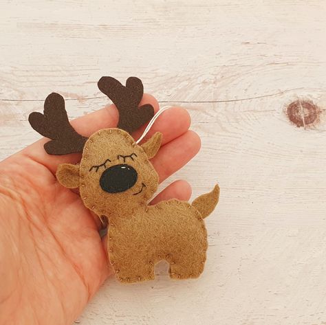 Felt Christmas Ornaments Reindeer, Felt Reindeer Ornaments, Felt Reindeer, Reindeer Head, Reindeer Ornaments, Open Arms, Felt Decorations, Felt Christmas Ornaments, Welcome Spring