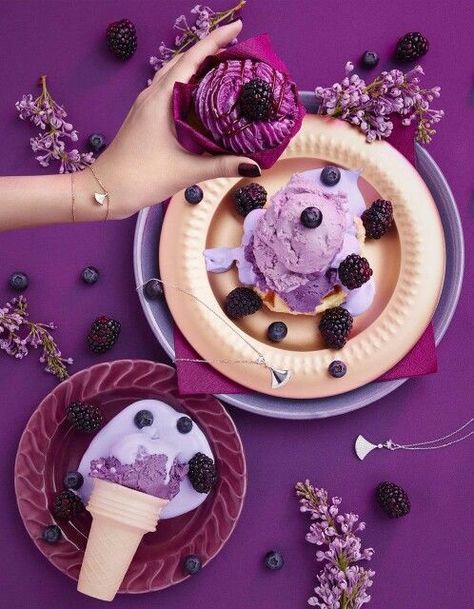 Purple Ice Cream, Fashion Still Life, Trendy Food, Purple Food, Food Art Photography, Photo Food, Beautiful Food Photography, Food Photography Styling, Ideas Photography